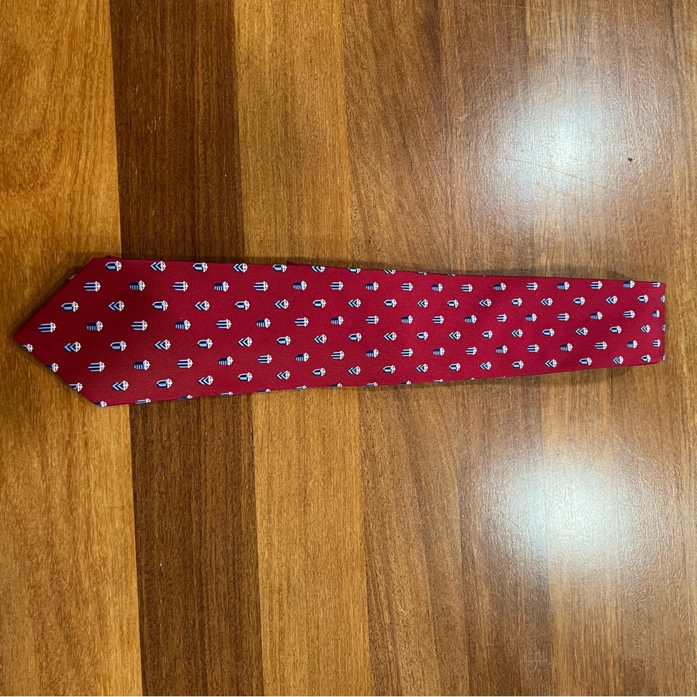 NWT Jos A Bank Men’s Silk Red Patterned Tie. Tall/Long Length (All Ties $5)